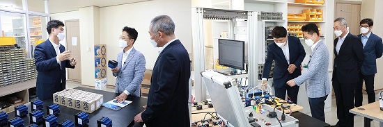 조달청과 울산시가 지난 28일 울산시청에서 혁신조달 활성화를 위한 업무협약을 체결했다.(사진제공=부산조달청) 조달청과 울산시가 지난 28일 울산시청에서 혁신조달 활성화를 위한 업무협약을 체결했다.(사진제공=부산조달청)
