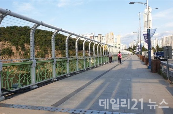 국도30호선 강창교.(사진제공=부산국토관리청) 국도30호선 강창교.(사진제공=부산국토관리청)