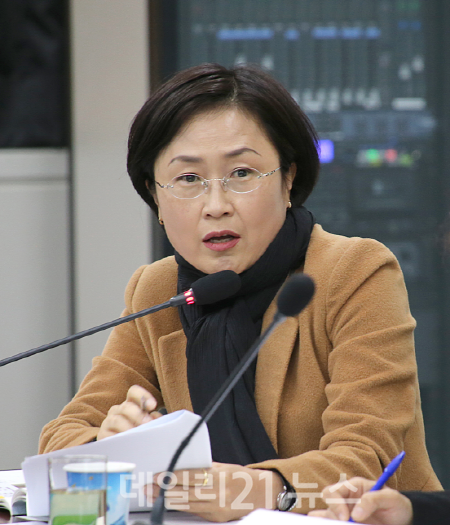 부산시의회 기획재경위원회 윤지영 의원(국민의힘)/사진=부산시의회 부산시의회 기획재경위원회 윤지영 의원(국민의힘)/사진=부산시의회