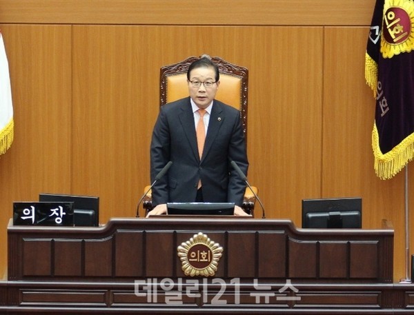 부산광역시의회 도시환경위원회 김진홍 의원(국민의힘, 동구1)/사진=김제규 기자 부산광역시의회 도시환경위원회 김진홍 의원(국민의힘, 동구1)/사진=김제규 기자