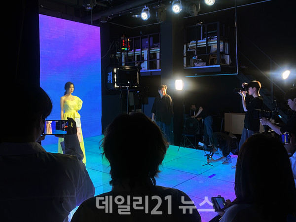 와이즈유 영산대학교 패션디자인학과가 디지털 패션쇼 영상을 촬영하는 모습./사진=영산대 와이즈유 영산대학교 패션디자인학과가 디지털 패션쇼 영상을 촬영하는 모습./사진=영산대