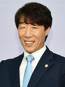 최윤홍 부산시부교육감. 최윤홍 부산시부교육감.