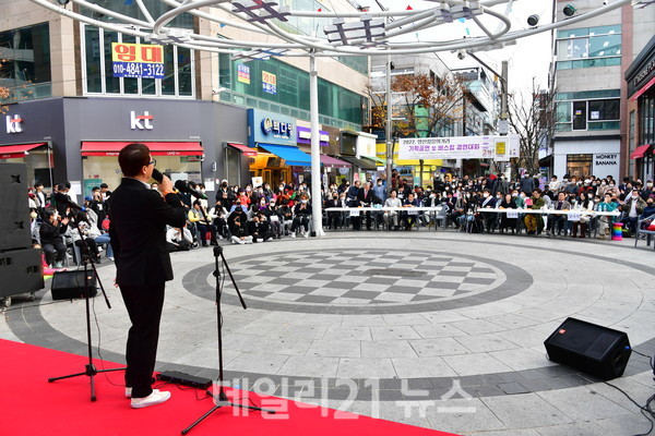 양산젊음의거리 버스킹 경연대회 모습./사진=양산시 제공 양산젊음의거리 버스킹 경연대회 모습./사진=양산시 제공