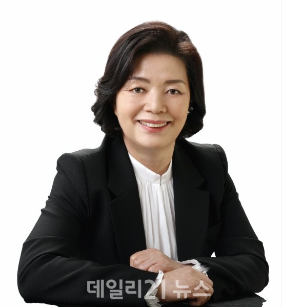 부산시의회 정태숙 의원(남구 제2선거구). 부산시의회 정태숙 의원(남구 제2선거구).