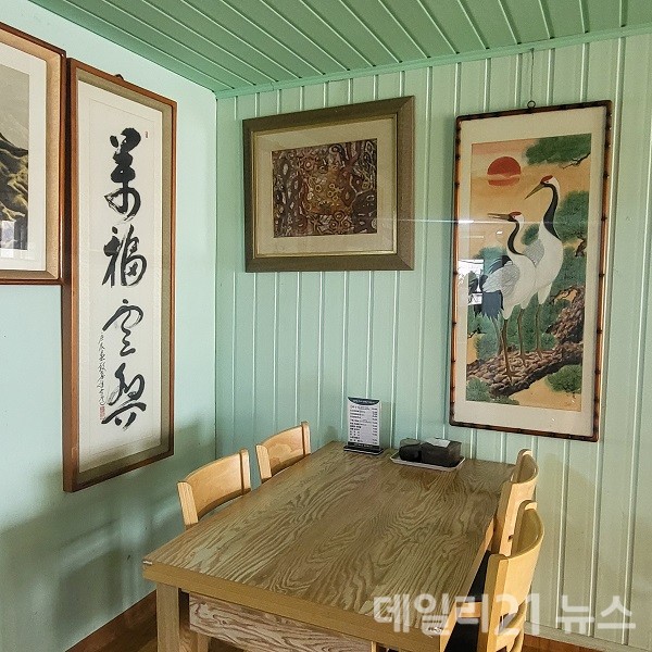 구룡가식당 내부 전경 일부.(이예림 기자) 구룡가식당 내부 전경 일부.(이예림 기자)
