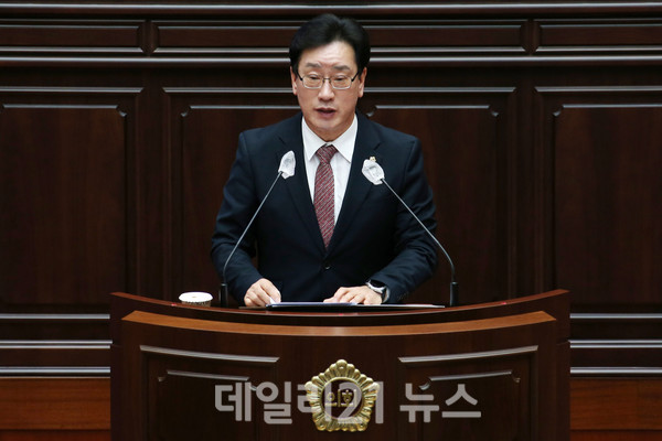 김광명 부산시의회 기획재경위원장. 김광명 부산시의회 기획재경위원장.