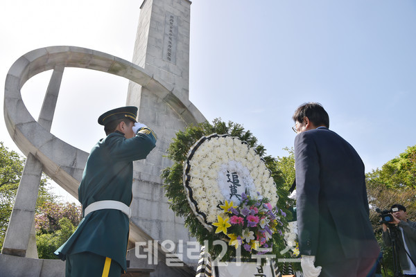 19일 중앙공원에서 제64주년 4·19혁명 기념식에 박형준 시장이 참석했다. / 사진 = 부산시 제공 19일 중앙공원에서 제64주년 4·19혁명 기념식에 박형준 시장이 참석했다. / 사진 = 부산시 제공