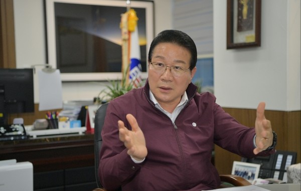 김진홍 동구청장. 김진홍 동구청장.